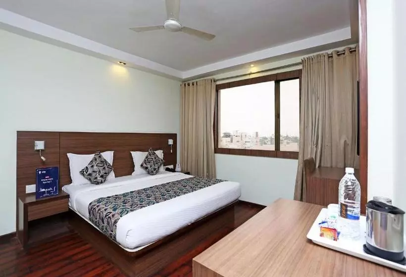 Capital O 9580 Hotel Garnet Inn