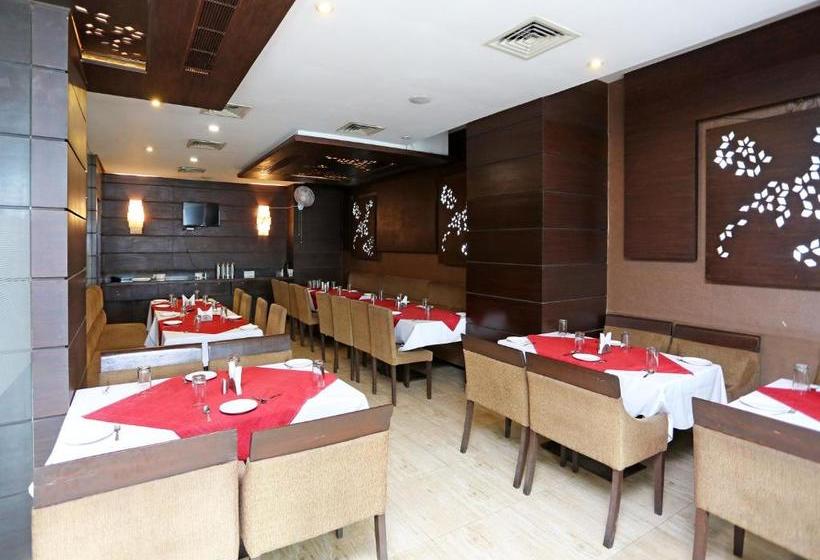 Capital O 9580 Hotel Garnet Inn