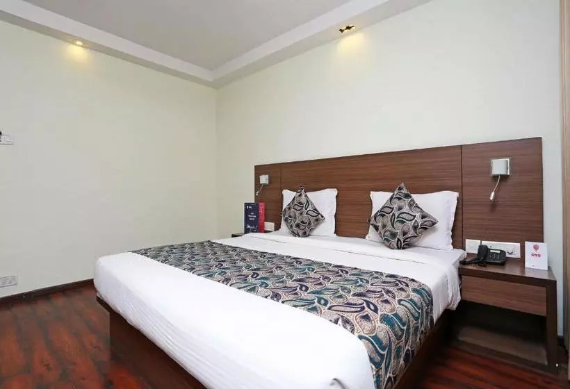 Capital O 9580 Hotel Garnet Inn