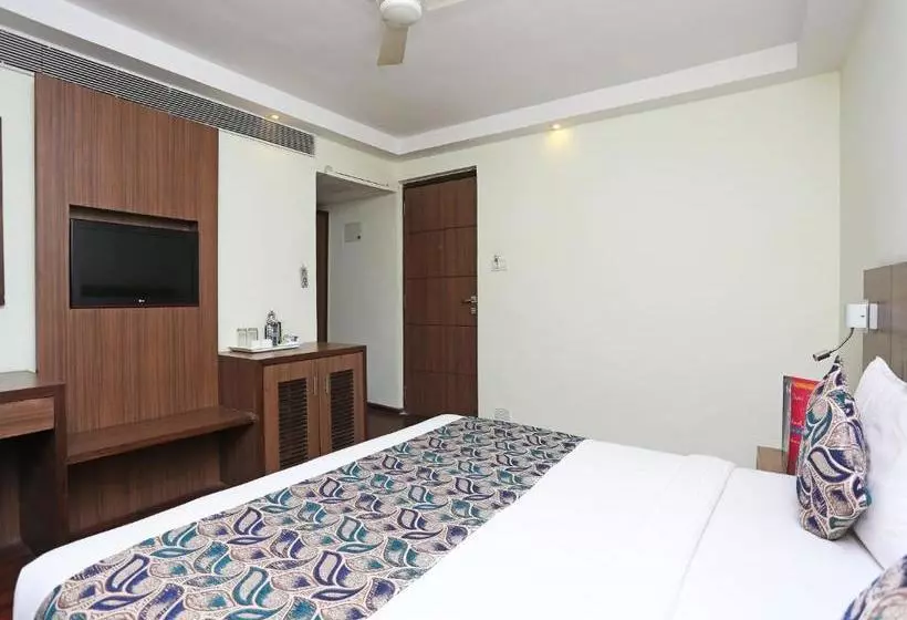 Capital O 9580 Hotel Garnet Inn