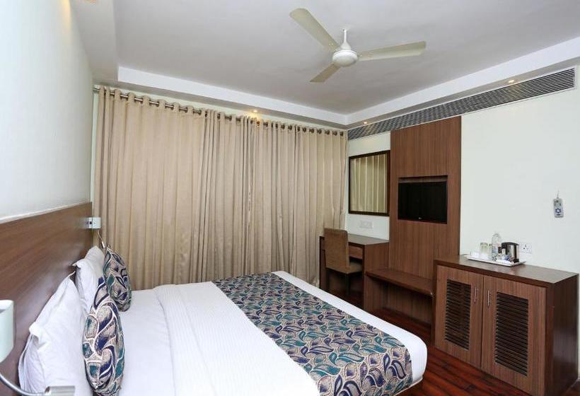 Capital O 9580 Hotel Garnet Inn