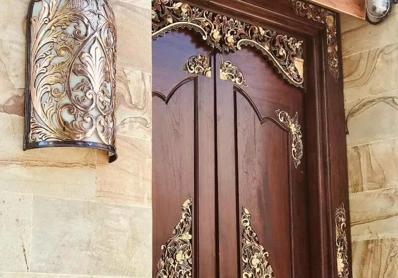 ホテル Familytel Bali