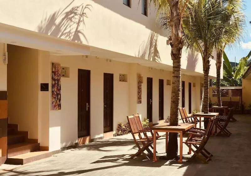 ホテル Familytel Bali