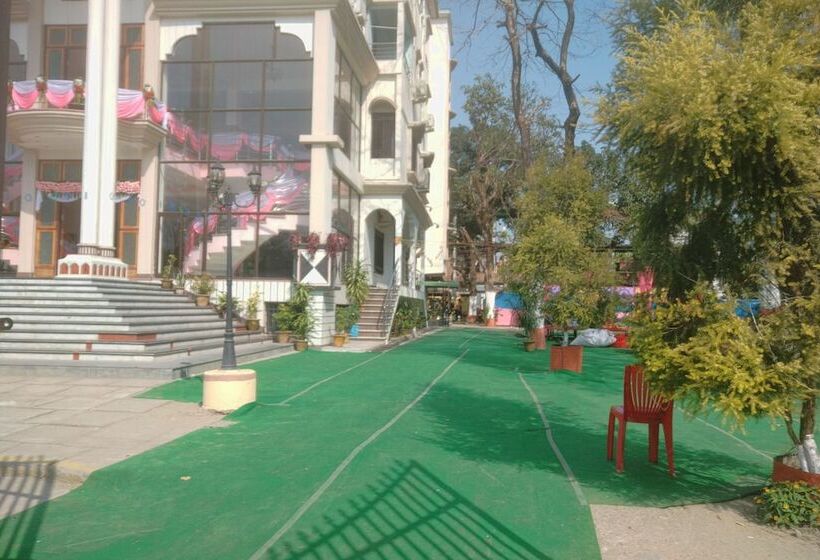 Hotel Greater Kailash The Palace By Oyo Rooms