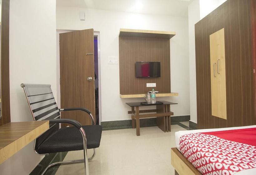 Hotel Greater Kailash The Palace By Oyo Rooms