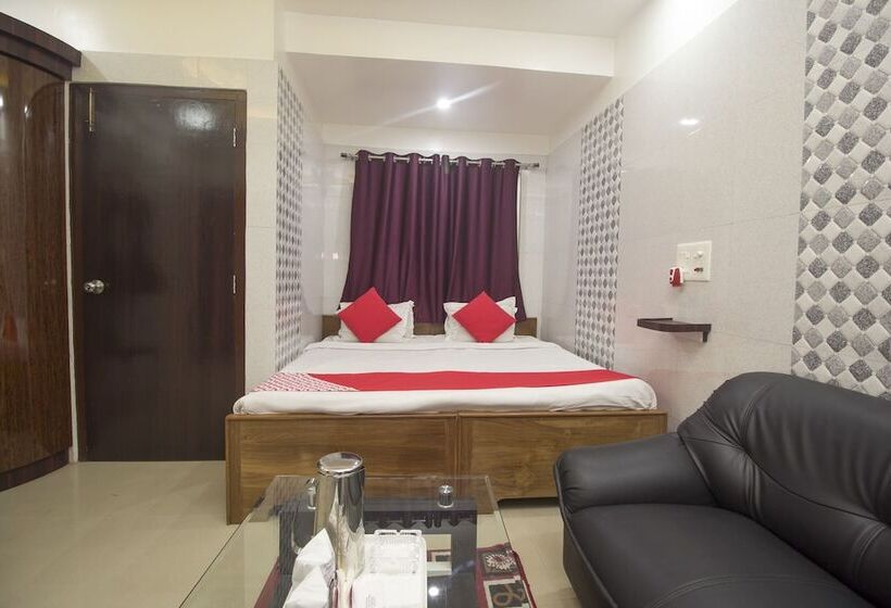 Hotel Greater Kailash The Palace By Oyo Rooms
