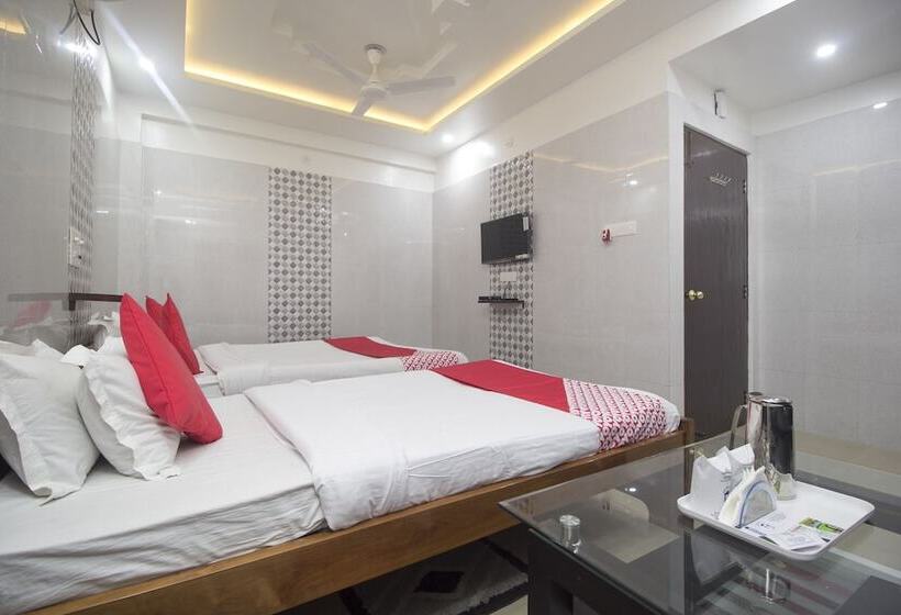 Hotel Greater Kailash The Palace By Oyo Rooms