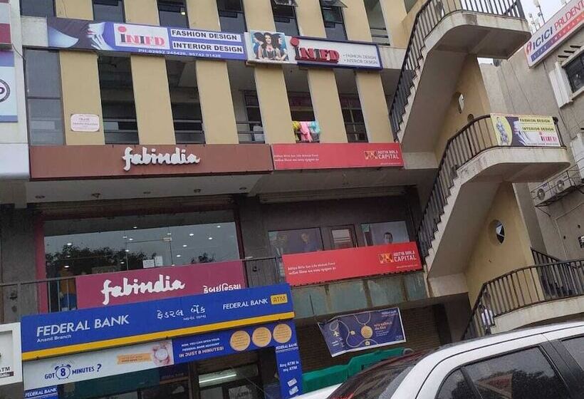 호텔 Krishna Palace