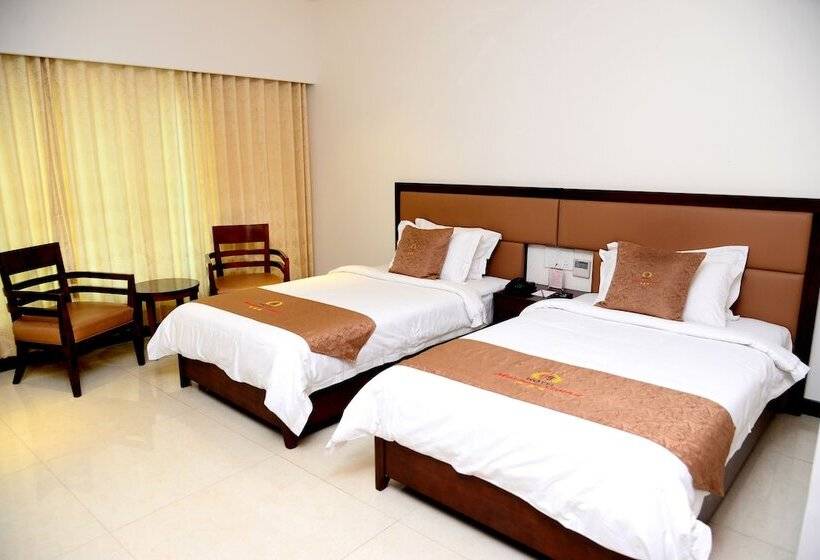 בית מלון כפרי Masineni Grand