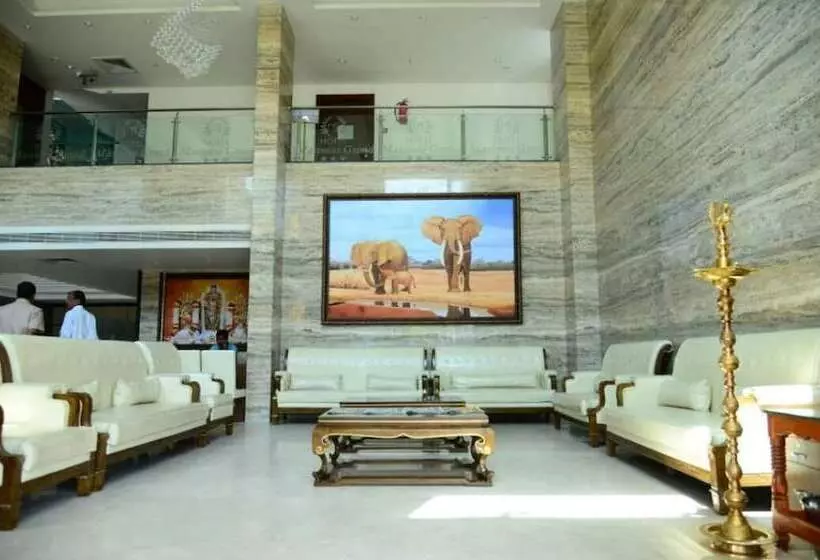 ホテル Masineni Grand