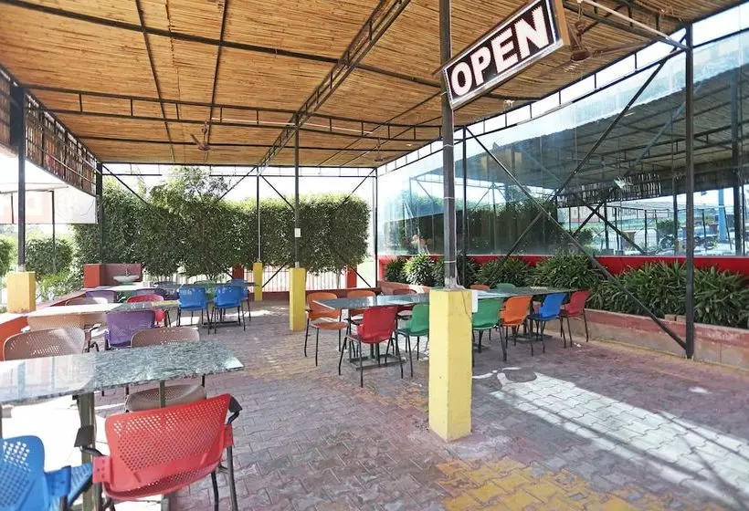 Hotelli Mehak Garden By Oyo Rooms