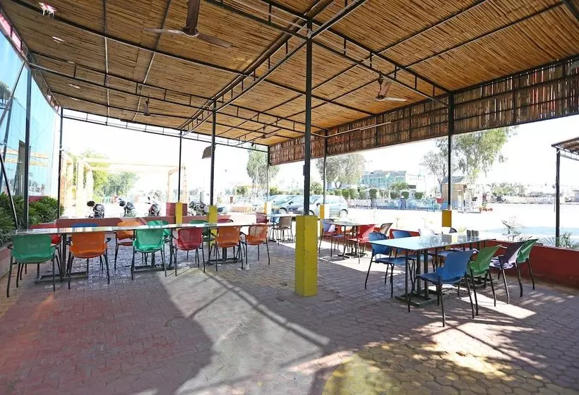 Hotelli Mehak Garden By Oyo Rooms