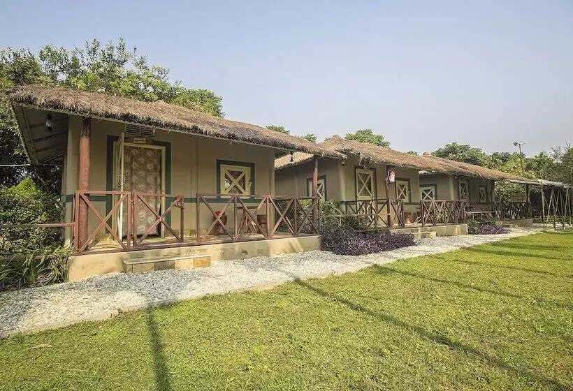 ホテル Resort Gorumara Nest By Oyo Rooms