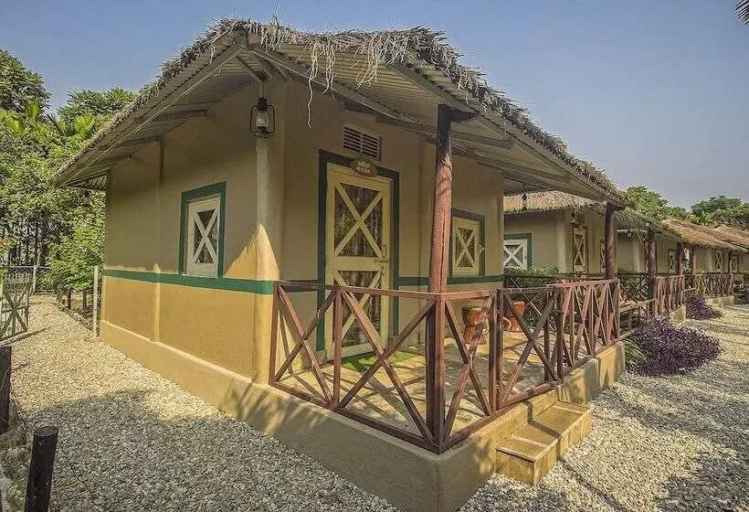 ホテル Resort Gorumara Nest By Oyo Rooms