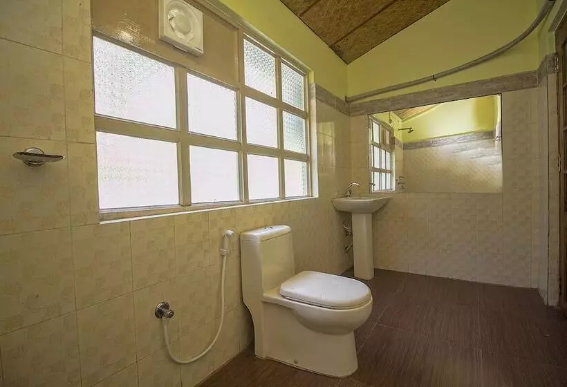ホテル Resort Gorumara Nest By Oyo Rooms