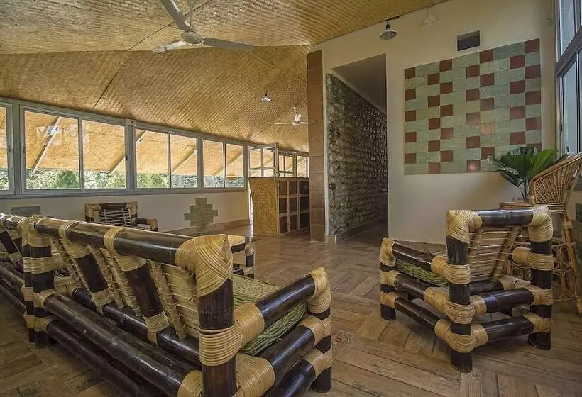 ホテル Resort Gorumara Nest By Oyo Rooms