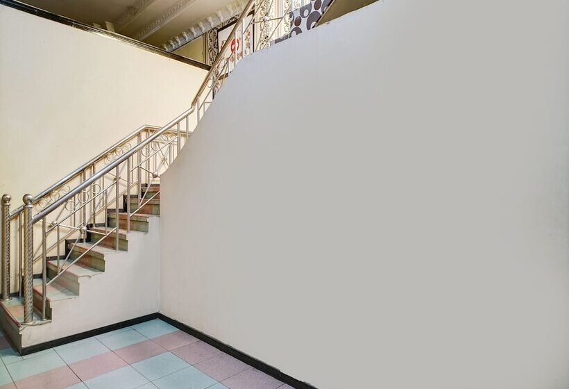 Отель Tresya Tanjung Balai By Oyo Rooms