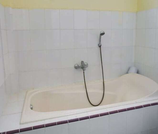 Отель Tresya Tanjung Balai By Oyo Rooms