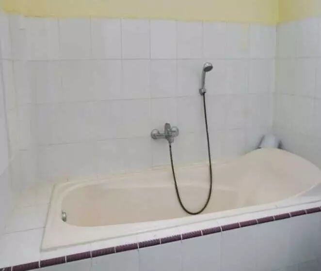 Hotelli Tresya Tanjung Balai By Oyo Rooms