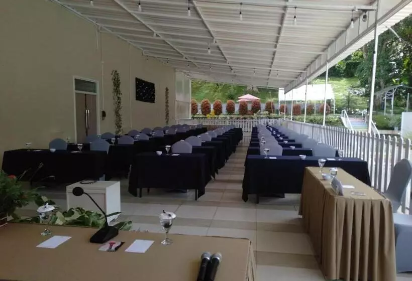 Hotelli Villa Emitta