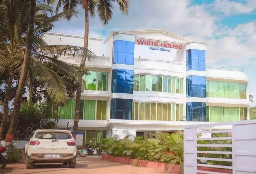 Hotelli White House Beach Resort, Nagaon