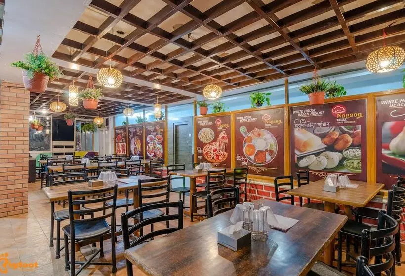 Hotelli White House Beach Resort, Nagaon