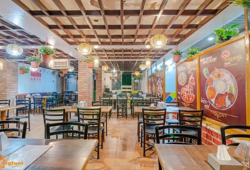 Hotelli White House Beach Resort, Nagaon