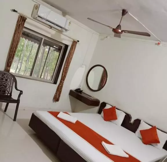 Hotelli Wild Camp  The Nature Resort