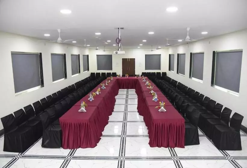 Hotelli Wild Camp  The Nature Resort