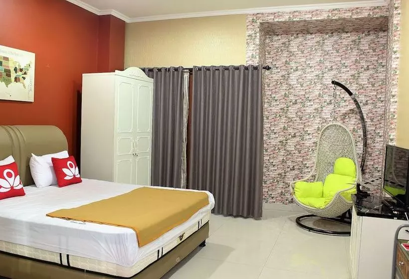 ホテル Zen Rooms Cipete Utara