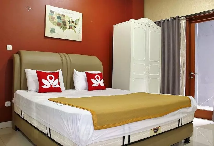 ホテル Zen Rooms Cipete Utara