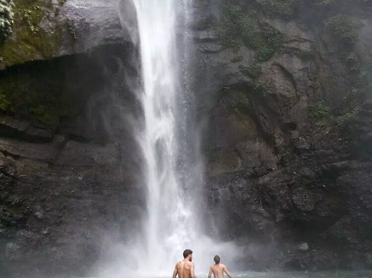 Majatalo Esa Di Kubu Homestay