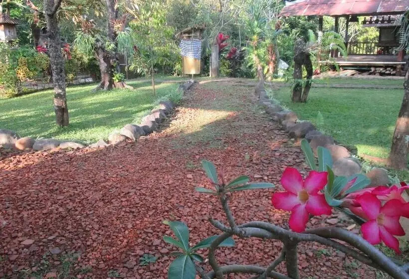 Majatalo Esa Di Kubu Homestay