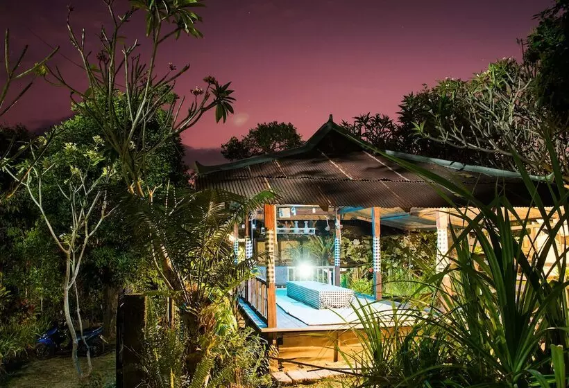 Majatalo Esa Di Kubu Homestay