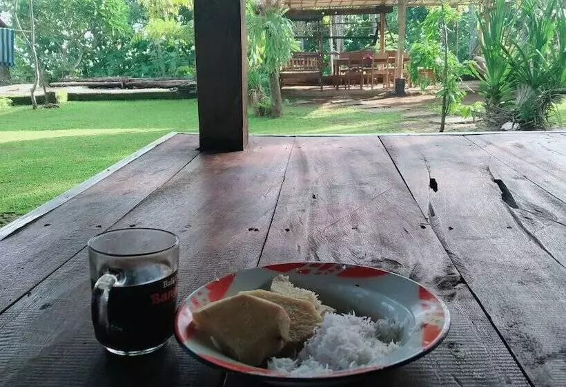 Majatalo Esa Di Kubu Homestay