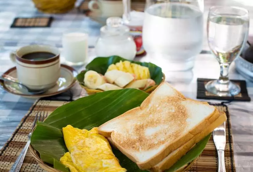 Majatalo Esa Di Kubu Homestay