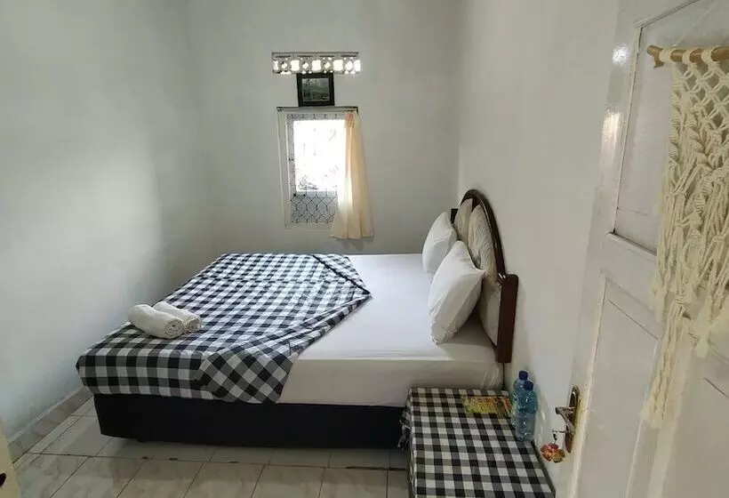 Majatalo Esa Di Kubu Homestay