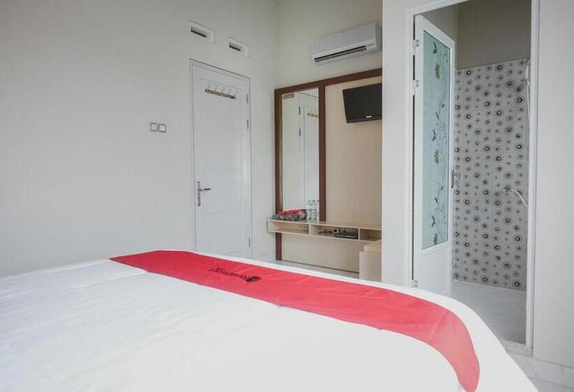פנסיון Reddoorz Syariah @ Jalan Dieng