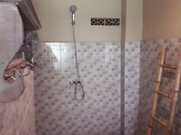 ペンション Widi House