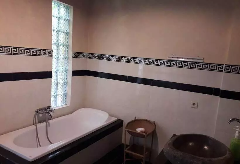 ペンション Widi House