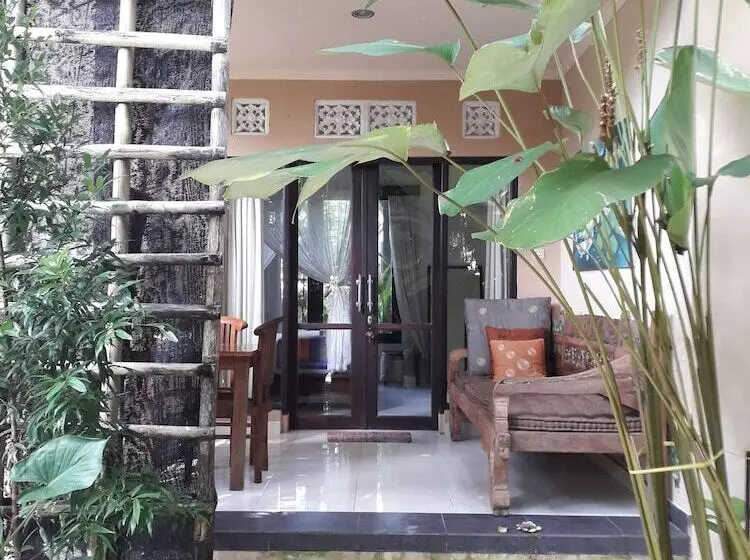 ペンション Widi House