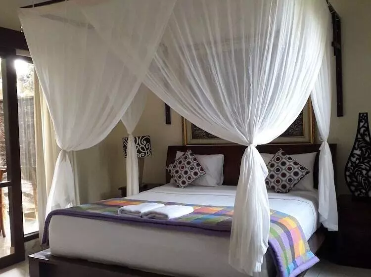 ペンション Widi House