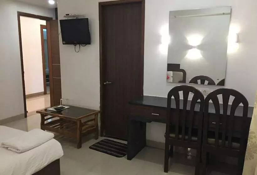 Fabhotel Rishivan