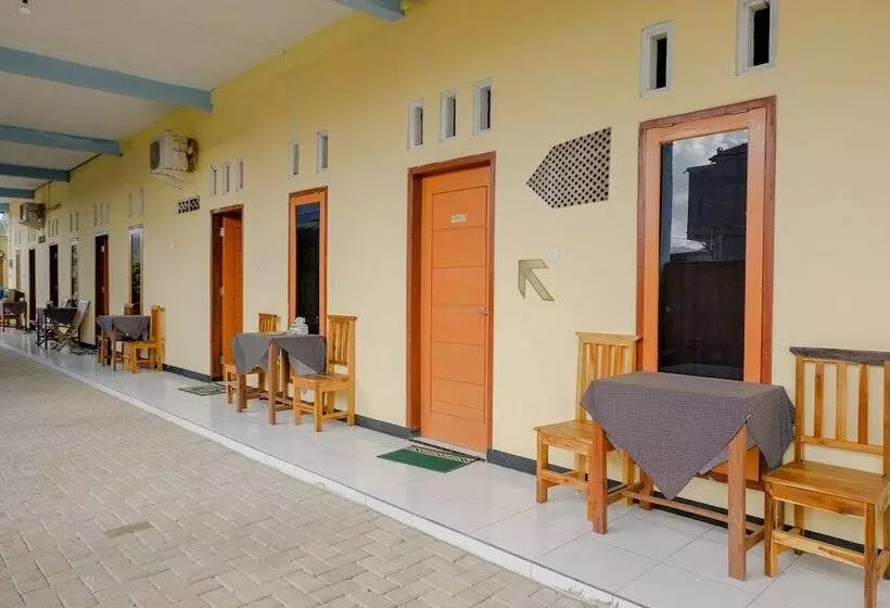 Ostello Spot On 1976 Hamana Beach Inn