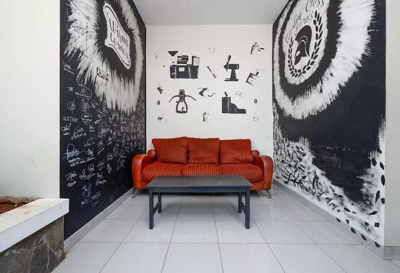 ユースホステル Wisma Jepara By Oyo Rooms
