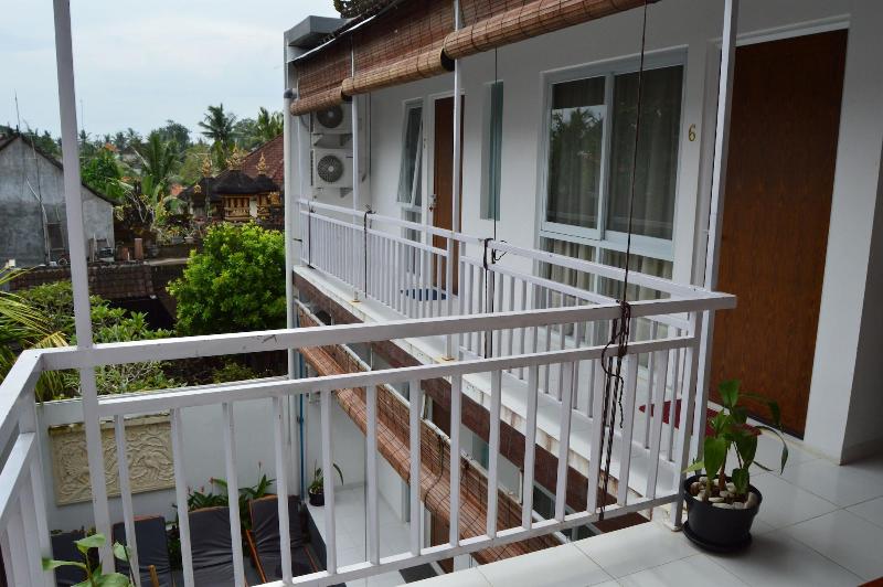 Askara Guest House   Hostel