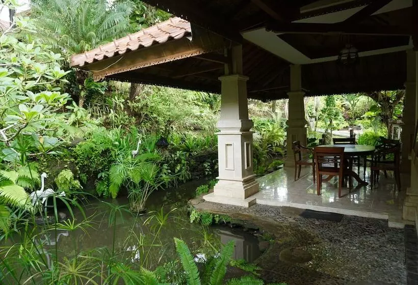 ベッドアンドブレックファースト Gunung Paradis Retreat