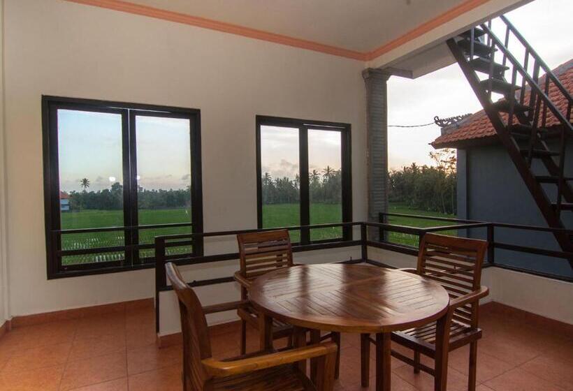 Bed and Breakfast Semanggi Cottage