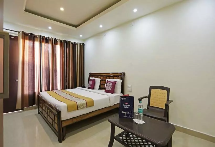 هتل Holiday Inn Guest House