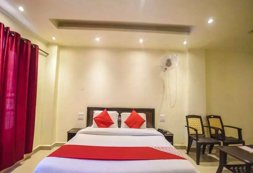 هتل Holiday Inn Guest House